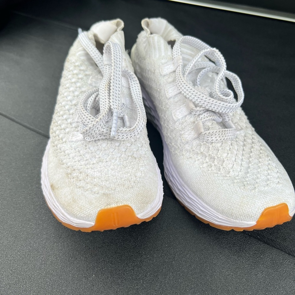 No Bull knit runners white.